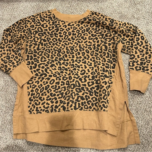 Willowsoft Leopard Print Crew Neck Fleece Sweatshirt - Picture 2 of 5